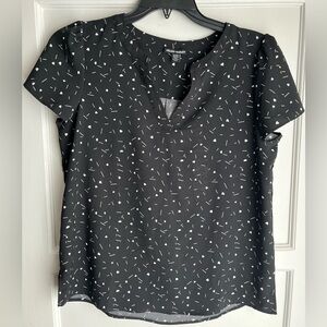 HILARY RADLEY V-neck Top, Cap Sleeve Black, White heart print, Small